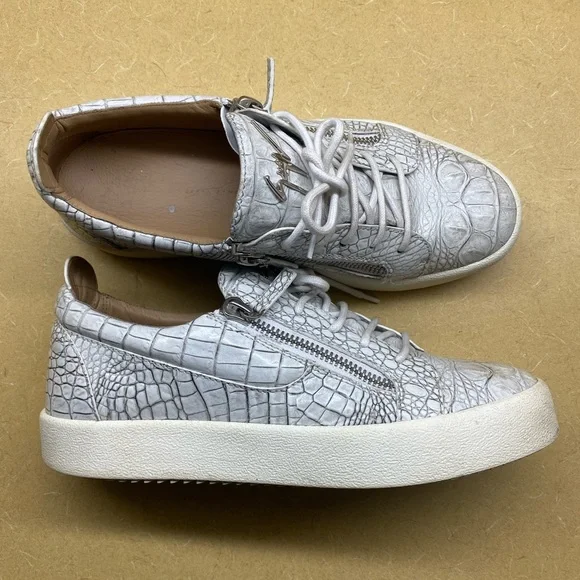 Giuseppe Zanotti - Picture 5 of 11